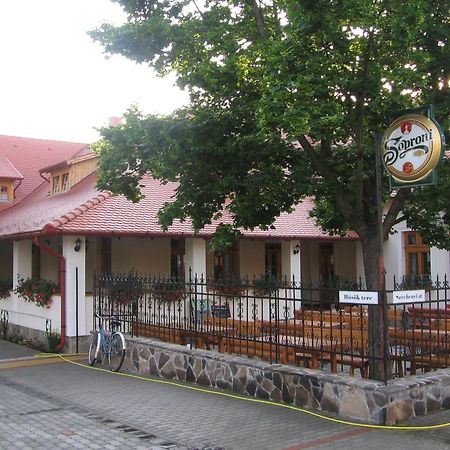 Racz Fogado Hotel Kisoroszi Bagian luar foto