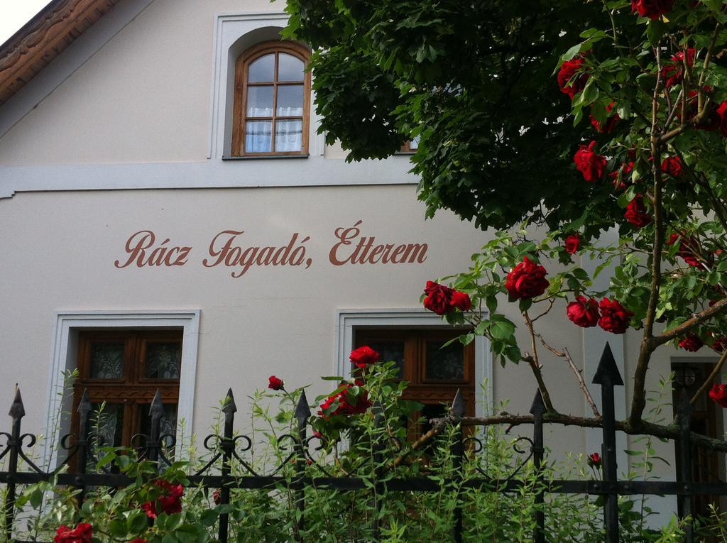 Racz Fogado Hotel Kisoroszi Bagian luar foto