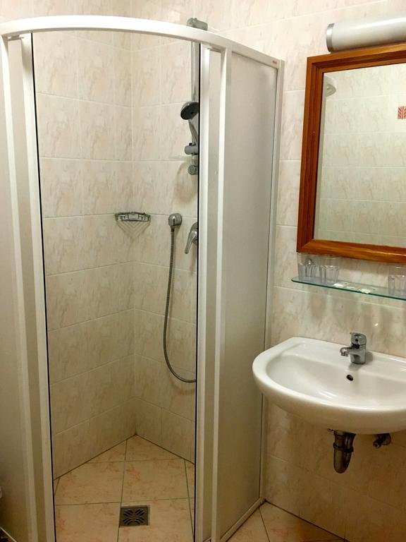 Racz Fogado Hotel Kisoroszi Bagian luar foto