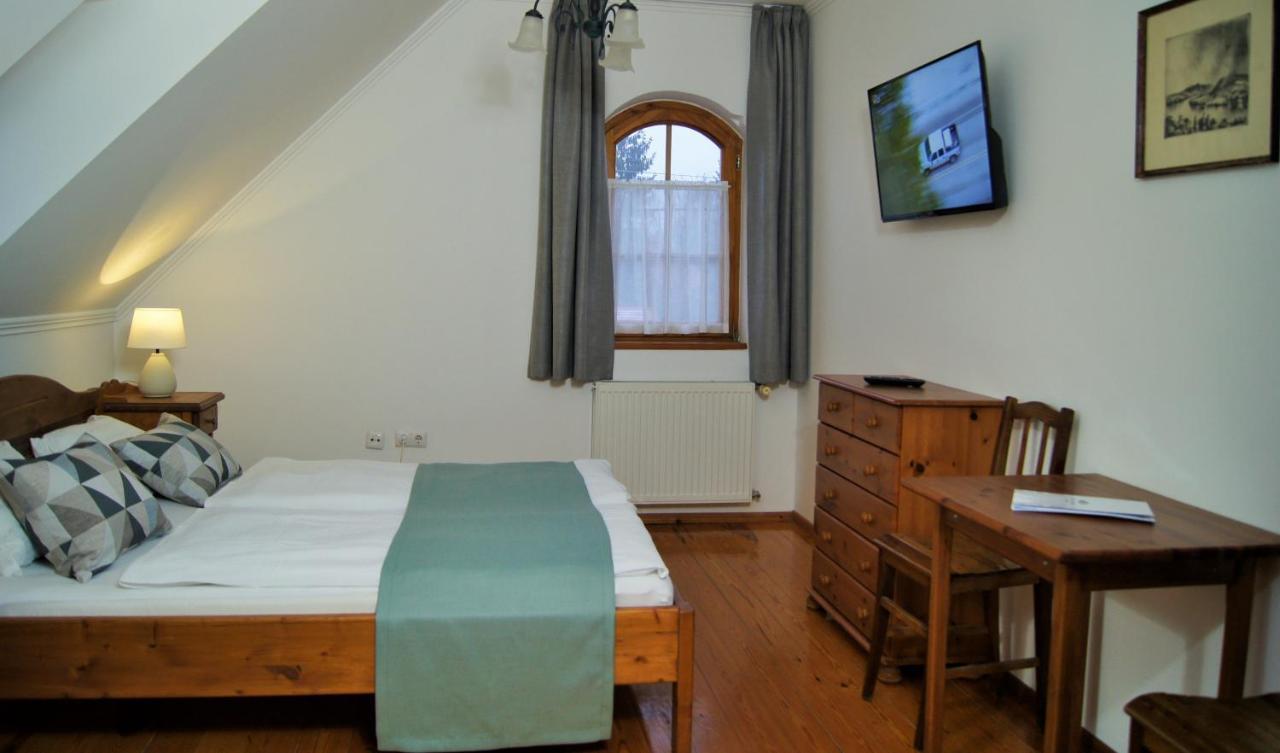 Racz Fogado Hotel Kisoroszi Bagian luar foto